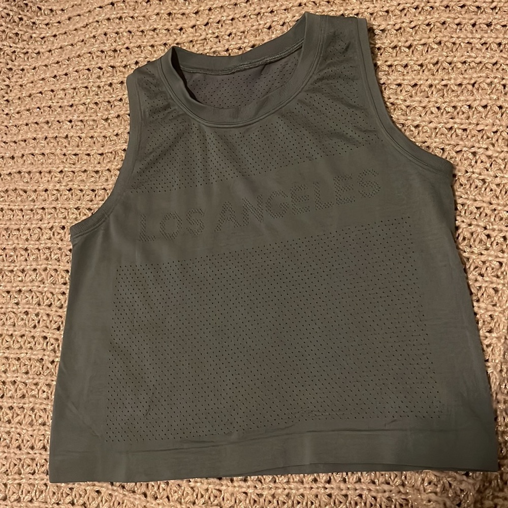 Lululemon Breeze by Muscle Crop Tank Graphic